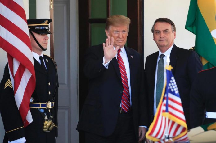 museu-americano-cogita-cancelar-evento-apos-descobrir-que-bolsonaro-e-o-homenageado-divga-696x463