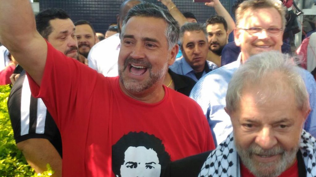 Deputado-Paulo-Pimenta-e-Lula-Foto-Twitter-e1531169876185-1024x576