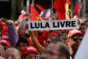 mutirao-lula-livre-esclarece-fake-news-da-lava-jato-este-fim-de-semana-lula-livre-696x463