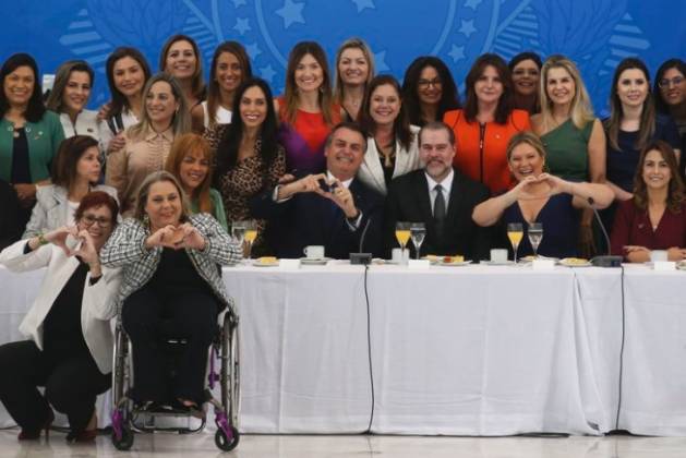 toffoli-e-bolsonaro-sem-limites-para-o-ridiculo-d534e43c-b52f-4953-b780-23ec7d5ac61b-629x420