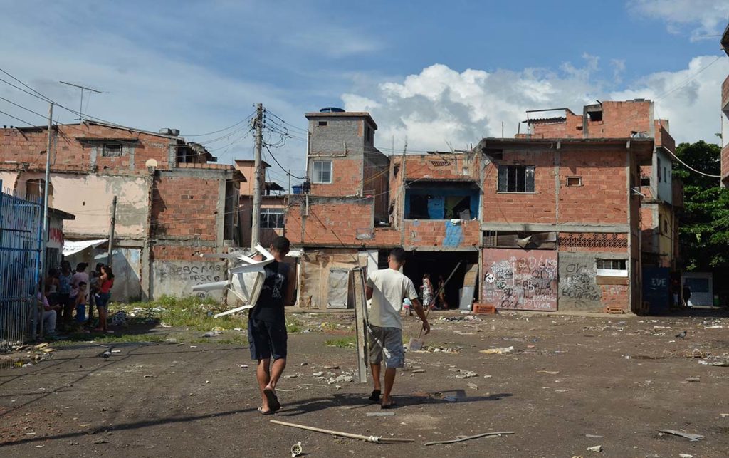 Favela do Metrô-Mangueira é demolida pela prefeitura