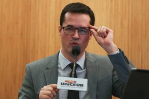 dallagnol-estaria-sensibilizado-com-a-proposta-para-deixar-a-lava-jato-deltan-dallagnol-696x464