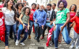 Lula na Bahia com estudantes . Foto Ricardo Stuckert