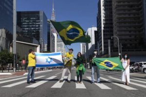 nao-basta-tirar-a-caneta-de-bolsonaro-tem-que-tirar-o-megafone-da-presidencia-15861190325e8a417880804-1586119032-3x2-md-696x464