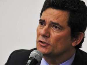 O ministro da Justiça e Segurança Pública, Sergio Moro, fala à  imprensa