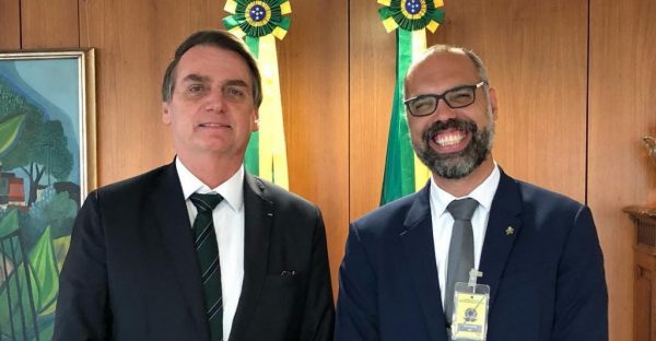 em-38-dias-governo-bolsonaro-pagou-2-milhoes-de-anuncios-em-sites-improprios-e-de-fake-news-allan-dos-santos1