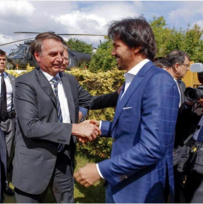 bolsonaro-recria-ministerio-da-comunicacao-e-entrega-a-genro-de-silvio-santos-do-centrao-deputado-federal-fabio-faria-696x700