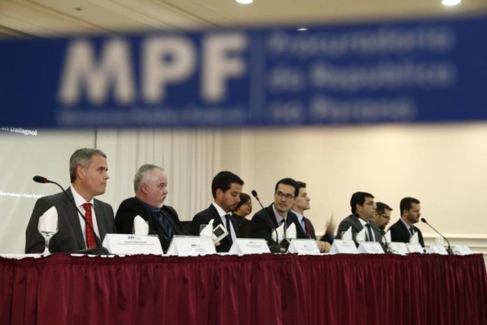 chamado-de-sabotador-delegado-ja-escancarava-ilegalidades-da-lava-jato-em-2015-coletiva-de-imprensa-com-procuradores-da-forca-tarefa-lava-jato-web-696x464