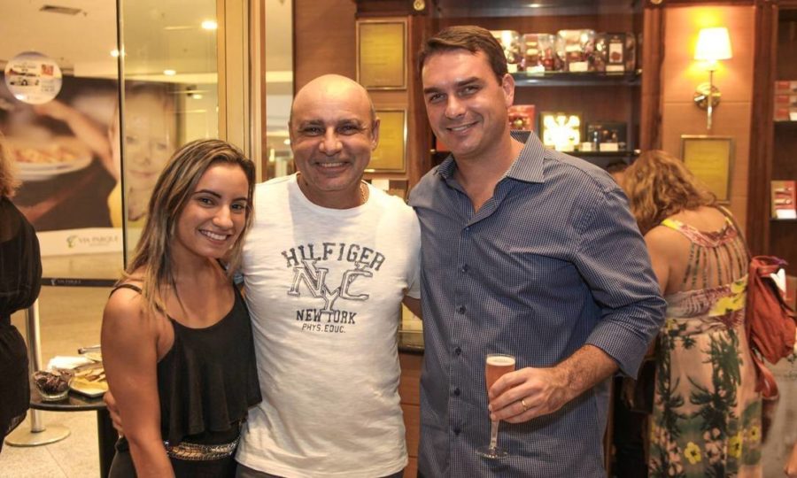flavio-bolsonaro-evelyn-queiroz-e1576690381254