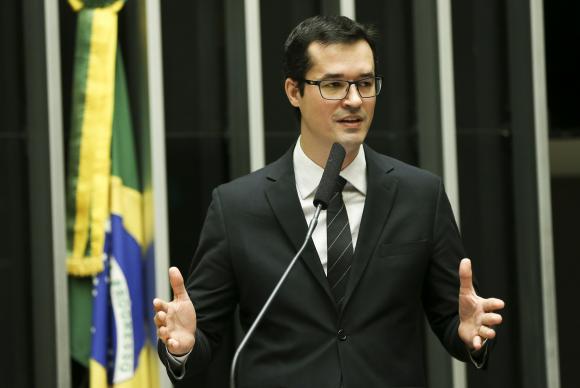 gaspari-doutores-de-curitiba-superestimaram-sua-forca-e-extrapolaram-suas-tarefas-ab