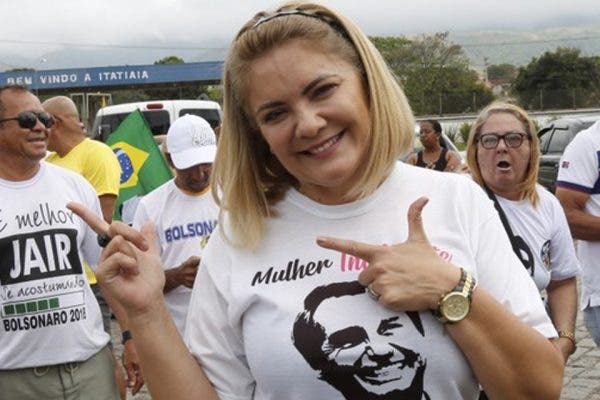 ana-cristina-siqueira-valle-ex-mulher-jair-bolsonaro-600x400 (1)