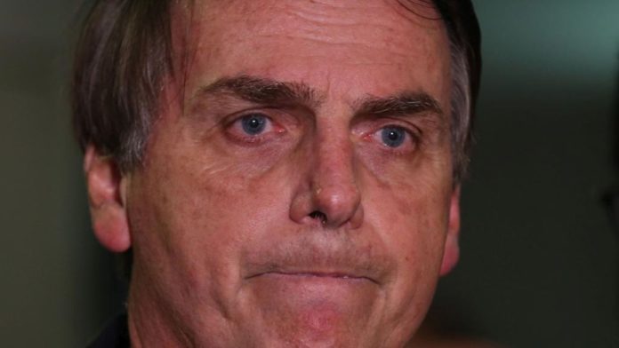 bolsonaro-chora-e-diz-que-esta-fazendo-a-coisa-certa-ao-ver-video-de-campanha-de-2018-8d8ab67a0a94efe94f79bb0bcdd7dd93-gplarge-696x392