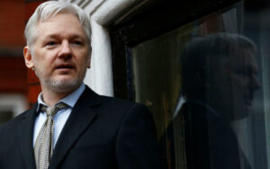 jornalista-ou-espiao-o-que-voce-precisa-saber-sobre-o-caso-assange-julian-assange-672x420
