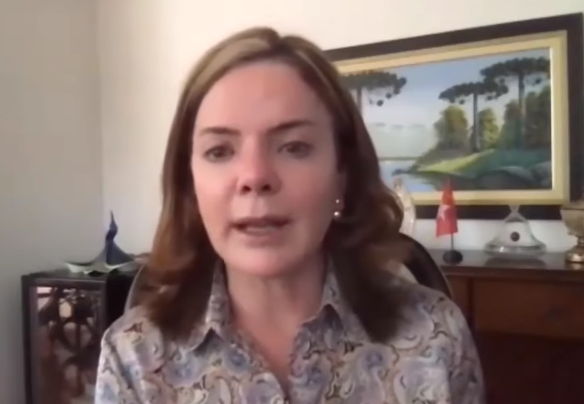 possivel-candidatura-de-lula-nao-interfere-no-julgamento-de-moro-avalia-gleisi-hoffmann-glieis-hoffmann-cai-na-roda