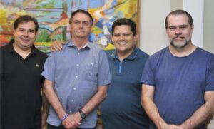 tres-poderes-700x422