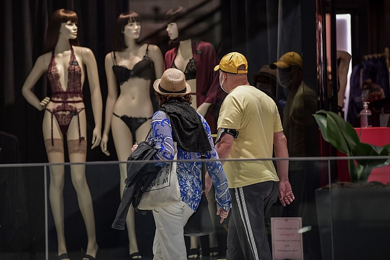 BRAZIL-HEALTH-VIRUS-MALLS