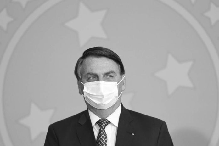 general-pazuello-e-internado-com-covid-19-em-brasilia-jair-bolsonaro-afp-696x464 (1)