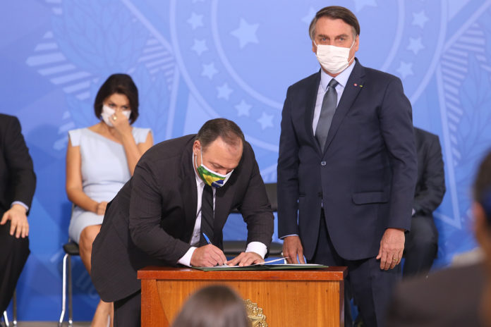 governo-bolsonaro-ataca-programas-de-saude-mental-pazuellobolsonaro-696x464