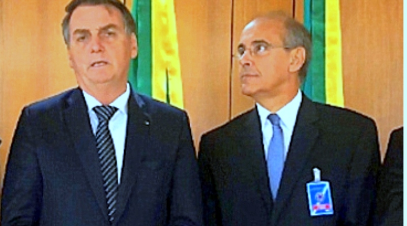 cfm-de-joelhos-001