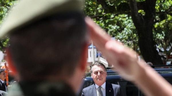 militares-600x337