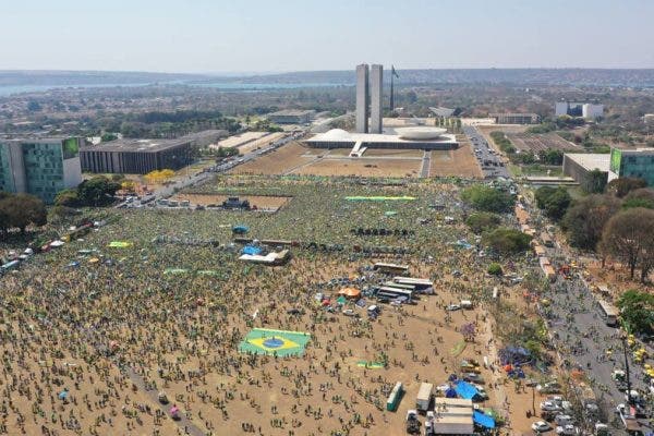 bolsonaro-publico-esplanada-600x400