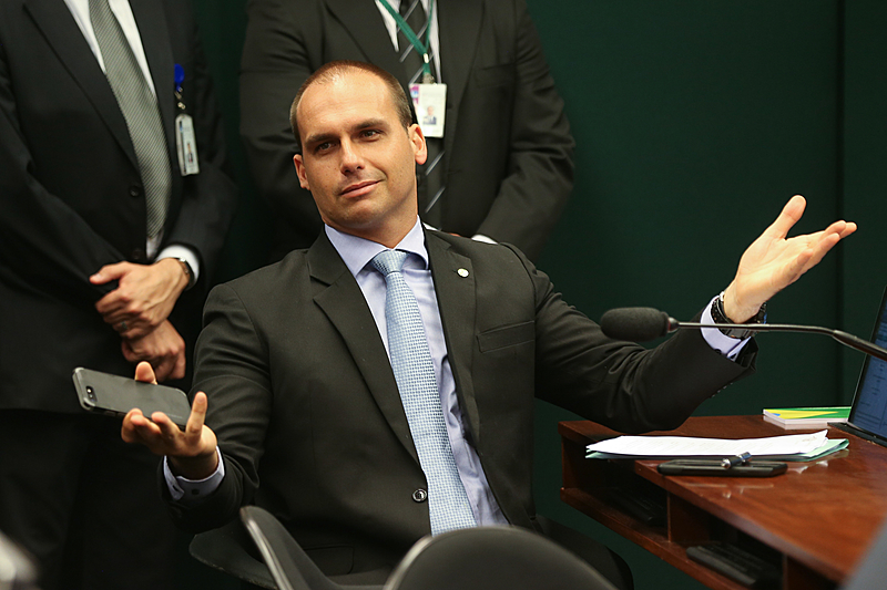 Conselho de Ética arquiva denúncias contra Eduardo Bolsonaro