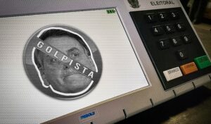 bolsonaro-boton-golpista-urna-eletrocc82nica-2-750x440