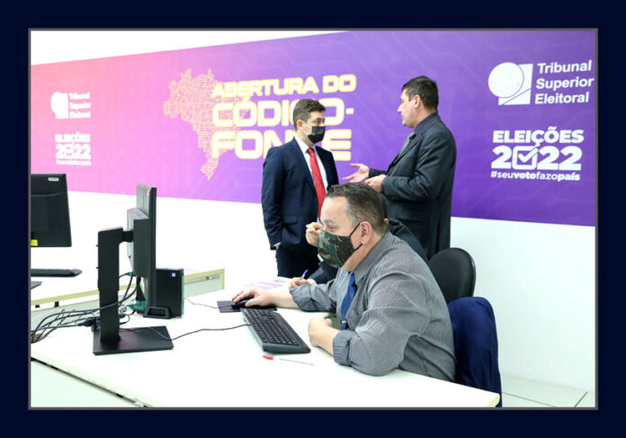Inspecao-Codigo-Fonte-pelas-Forcas-Armadas-696x487