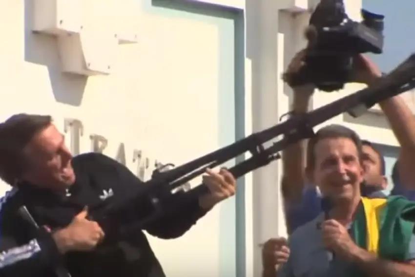 BolsonaroArma