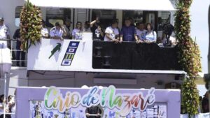 08out2022-bolsonaro-em-embarcacao-da-marinha-durante-o-cirio-de-nazare-1665241309039_v2_900x506