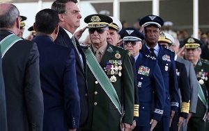 bolsonaro-e-os-militares