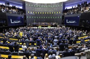 camara-deputados-2018-610x400