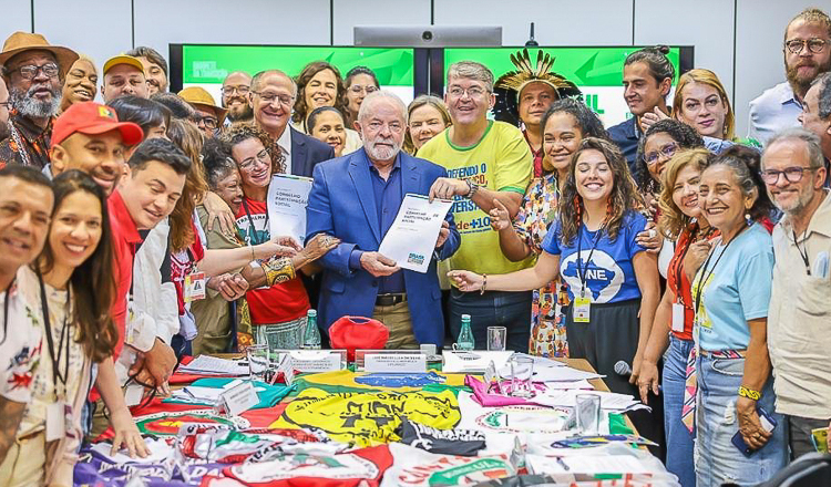 lula-reuniacc83o-conselho-de-participaccca7acc83o-social-ricardostuckert-750x440