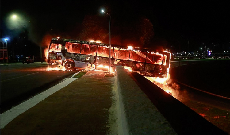 vandalismo-em-brasilia-sergiolima-5-750x440
