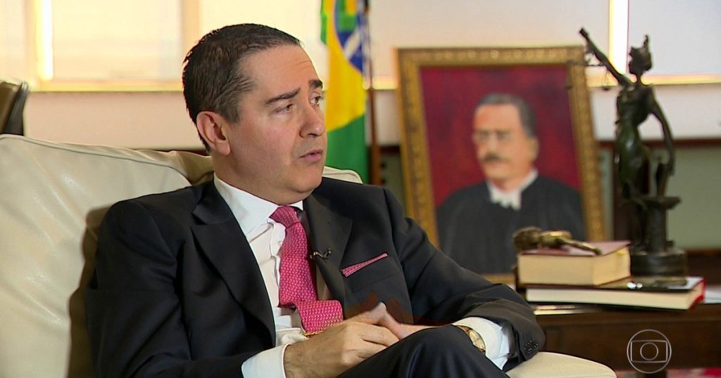 bolsonaro-homenageia-desembargador-que-impediu-liberdade-de-lula-thompson-flores
