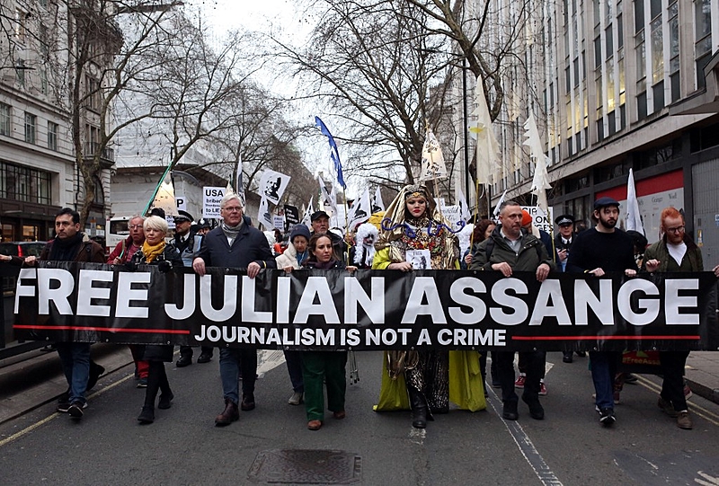 BRITAIN-POLITICS-PRESS-DEMO-EXTRADITION