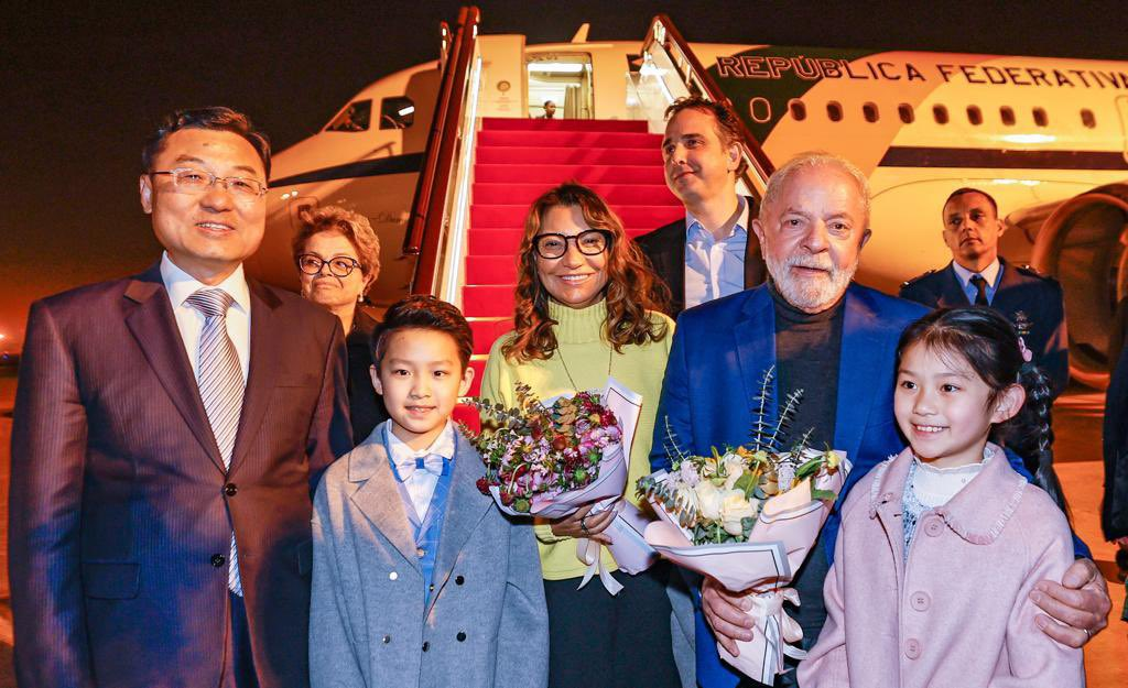 lula-chega-a-china
