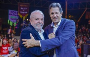 ex-presidente-lula-e-ex-prefeito-de-sp-fernando-haddad-1652270160788_v2_900x5061