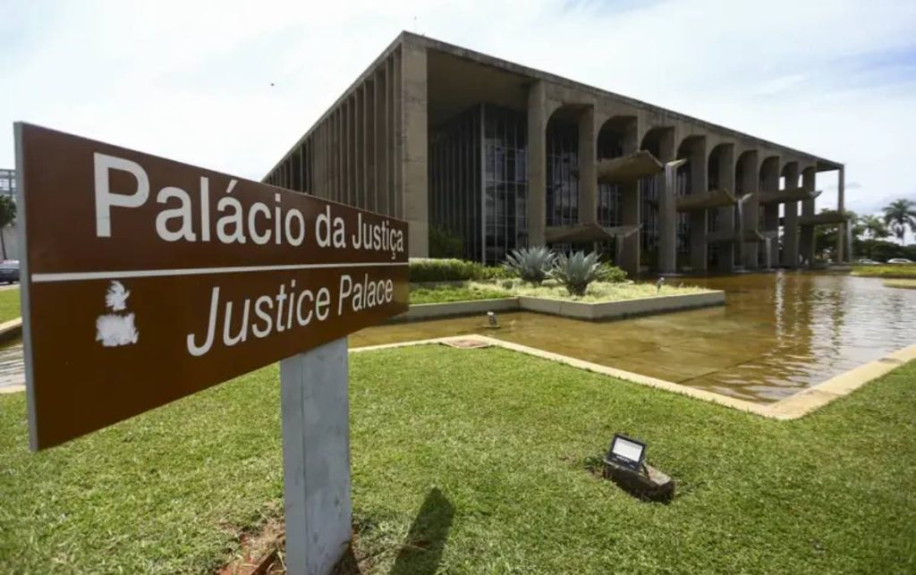 fachada-ministerio_mcamgo_abr_100420231818-19