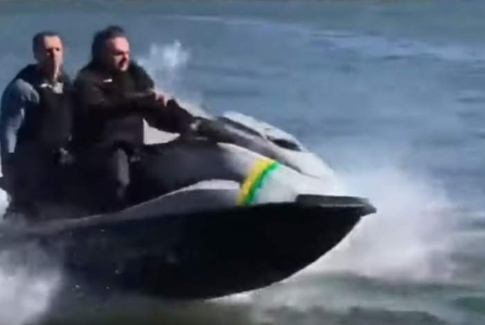 bolsonaro-jet-ski