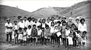 familias-krenak-na-fazenda-guarani-decada-de-1970-ligia-simonian-cimi