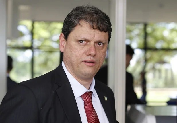 um-dia-antes-de-greve-ministro-diz-que-caminhoneiros-precisam-desmamar-do-governo-tarcisio-gomes2