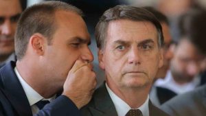 Eduardo-e-Jair-Bolsonaro-sergio-lima-metropoles
