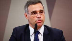 andre-mendonca-stf-vira-pastor