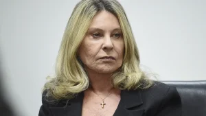 lindora-araujo-flip-2022-01-jpg