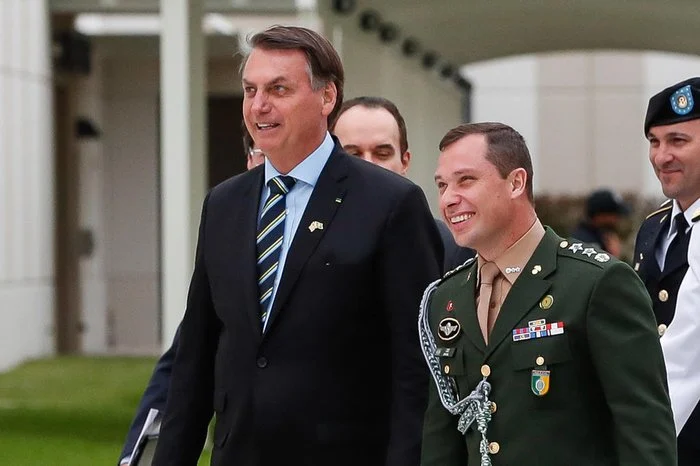 mauro-cid-e-bolsonaro