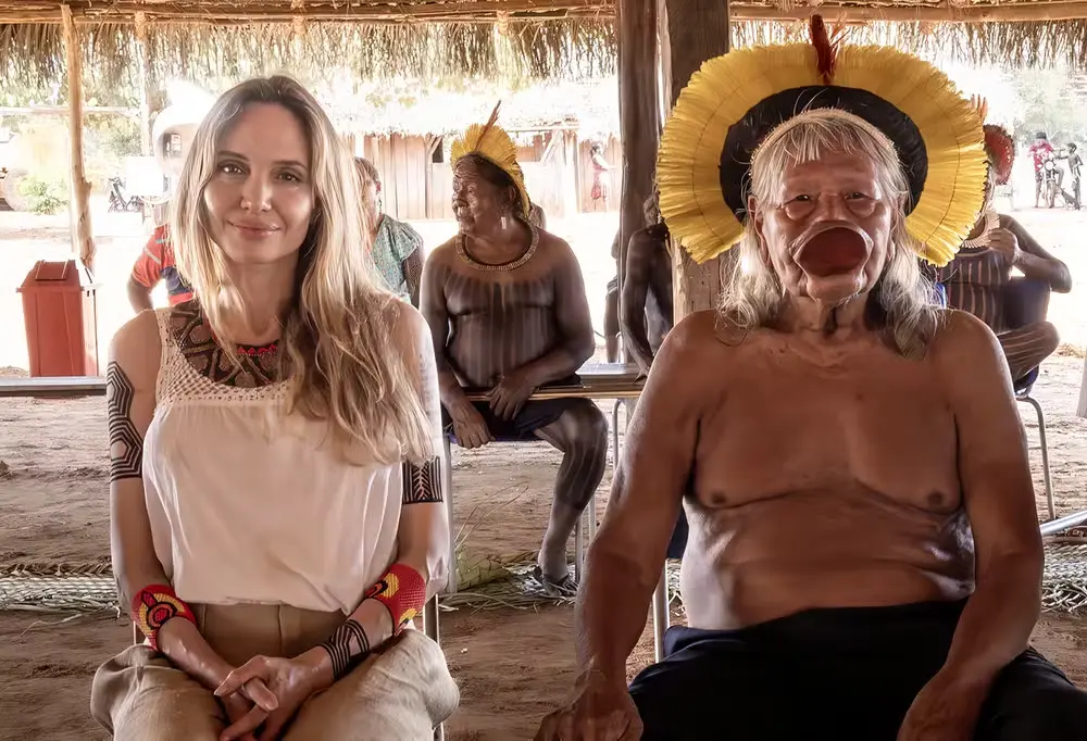 angelina-jolie-visita-raoni