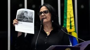 damares-alves-republicanos-df-no-plenario-do-senado-1746552208401_v2_750x421-jpg-748x420