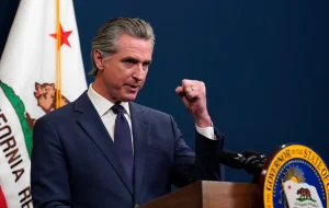 governador-california-briga-trump-1536x973