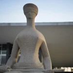 DINO MANTÉM RESOLUÇÃO DO CFM QUE LIMITA TRATAMENTO A JOVENS TRANS